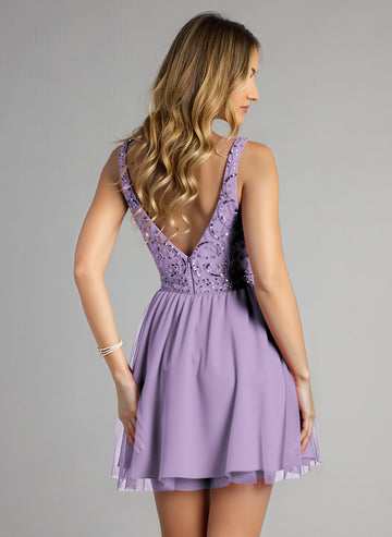 Ball-Gown/Princess V-Neck Short Tulle Homecoming Dress With Sequins
